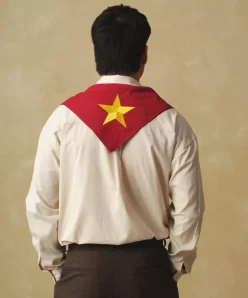 KHĂN VUÔNG PEALO SẮC ĐỎ TỰ DO